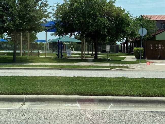 Building Photo - 21320 Hines Ln