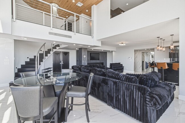 Building Photo - 3111 Bel Air Dr