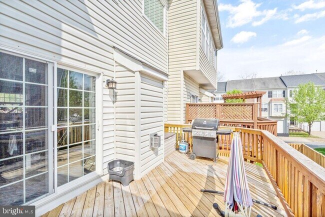 Building Photo - 10136 Pale Rose Loop