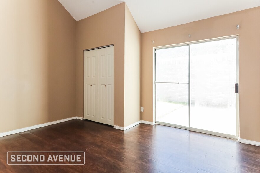 Building Photo - 616 Elm Falls Pl