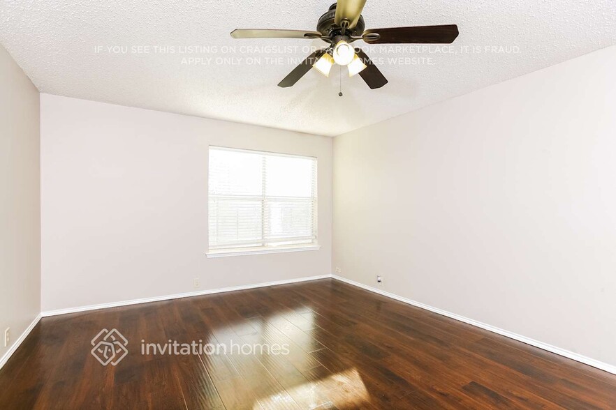 Building Photo - 825 Monette Dr