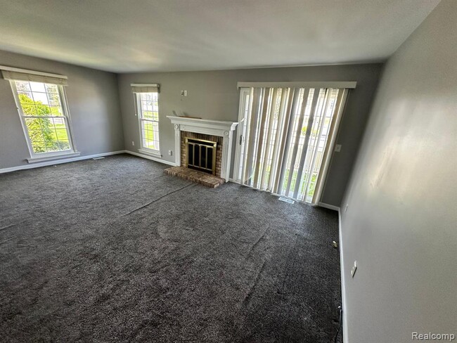 Building Photo - 20828 W Glen Haven Cir
