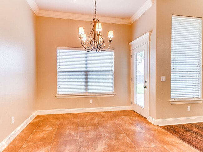 Building Photo - 4 Bedrooms/3Car/Edmond Schools -  Community Pool- Storm Shelter
