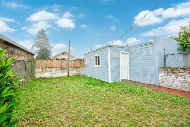 Building Photo - 2672 77th Ave