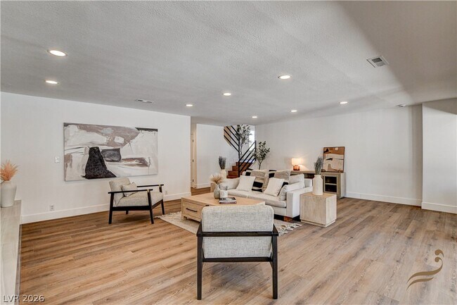 Building Photo - 2685 S Tenaya Way