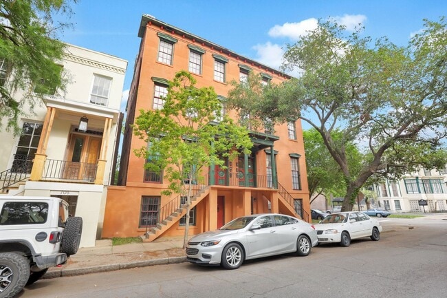 Building Photo - Downtown Savannah Condo for Rent