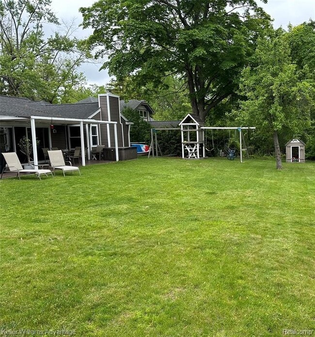 Building Photo - 4066 Fieldview Ave