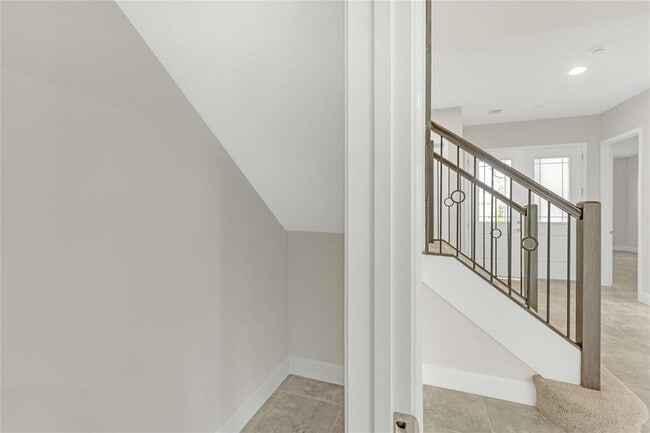 Building Photo - 14989 RedCove Pl