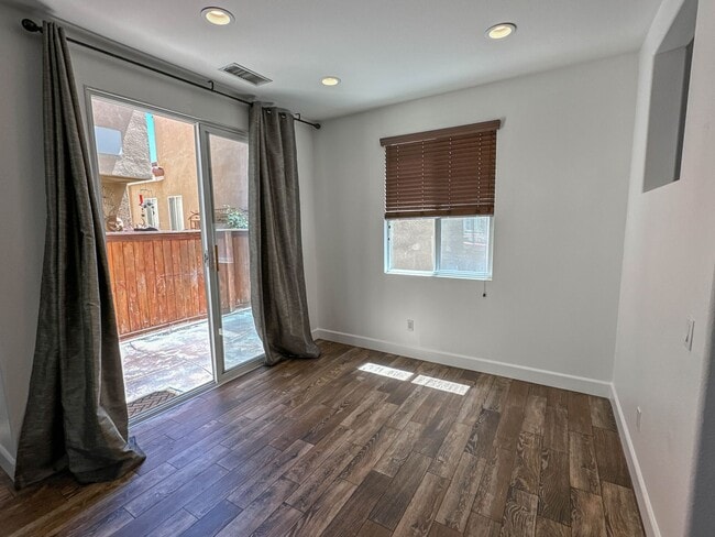 Building Photo - 24623 Montevista Cir