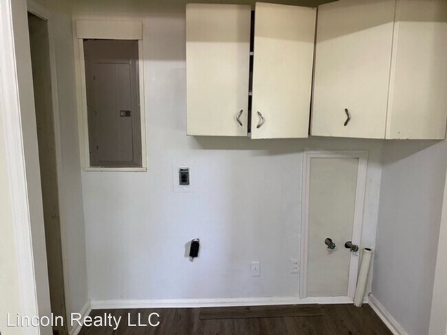 Building Photo - 4 br, 3 bath House - 1105 W Alden Ave