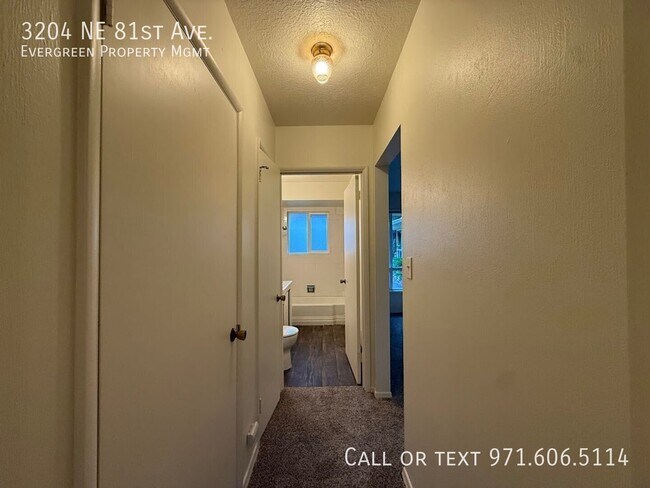 Building Photo - 3204 NE 81st Ave