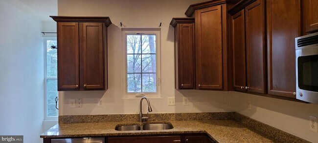Building Photo - 7538 Stonehouse Run Dr