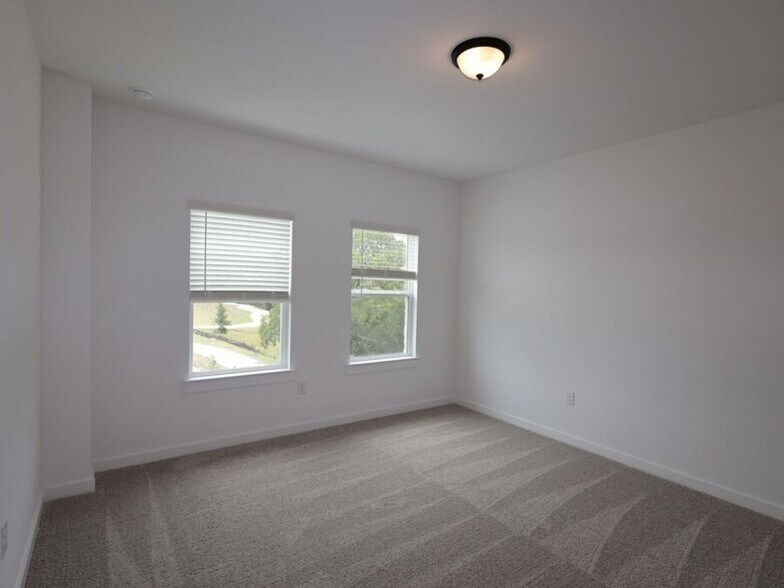 Building Photo - 3609 Helena Wy