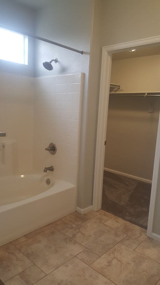 Building Photo - 3 Bedroom Ranch