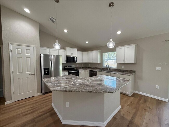 Building Photo - 10426 SW 133 Ave