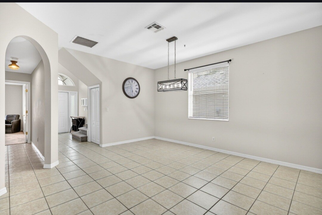 Building Photo - 21560 Brixham Run Loop