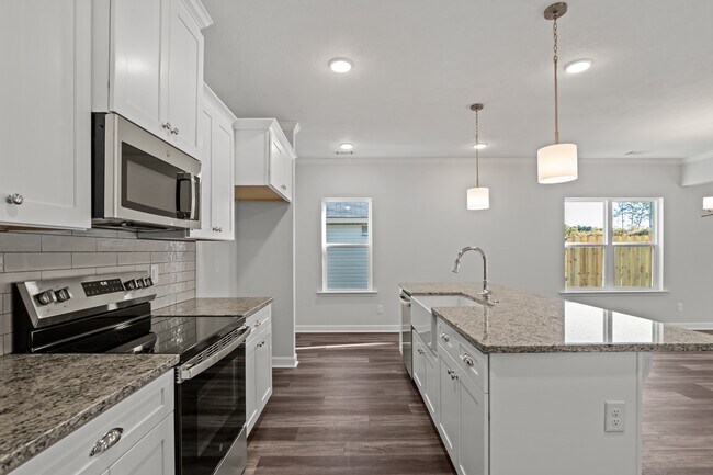 Building Photo - 8164-8164 Snelling Dr