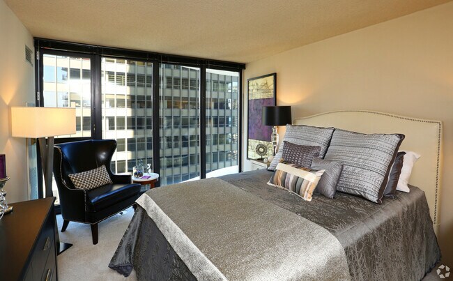 Building Photo - 227 N Columbus Dr