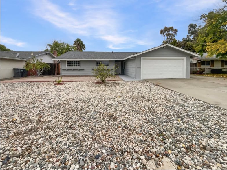 Primary Photo - 5921 Hillsdale Blvd