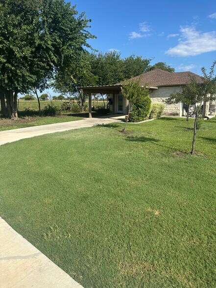 Building Photo - 1413 Rio Viento