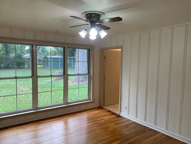 Building Photo - 719 Dodd Dr