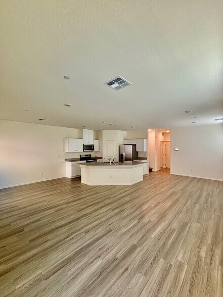 Building Photo - 7875 Pandora Sky St