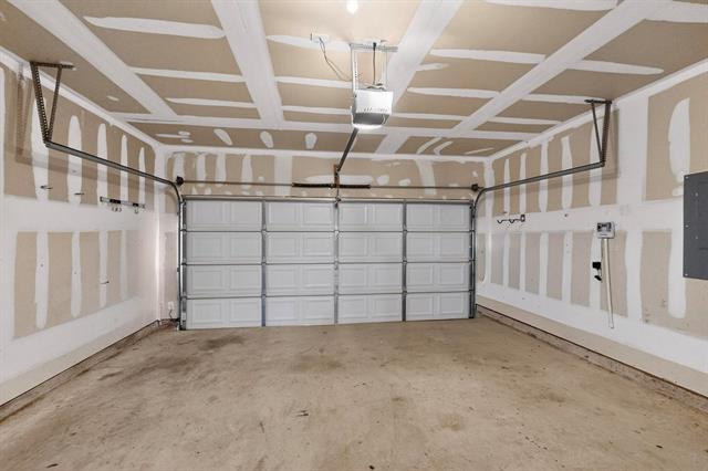 Building Photo - 10913 Dillon St