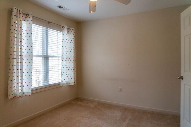 Building Photo - 40 Wayward Path