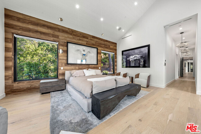 Building Photo - 3140 Coldwater Canyon Ave