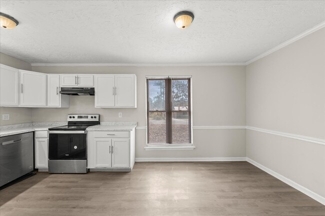 Building Photo - 2357 Basswood Dr