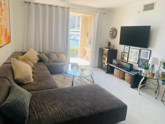 Building Photo - 17150 N Bay Rd