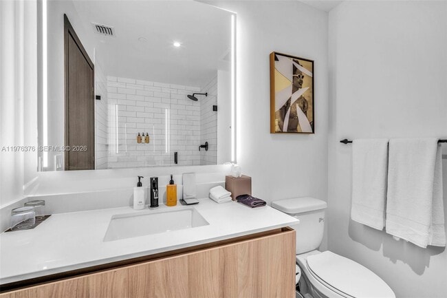 Building Photo - 398 NE 5th St