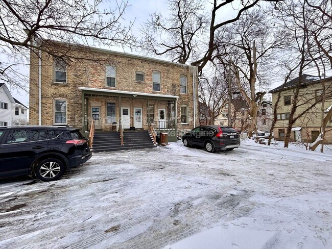 Building Photo - 317 Prospect Ave NE