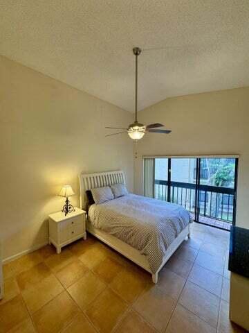Building Photo - 5055 Oakhill Ln
