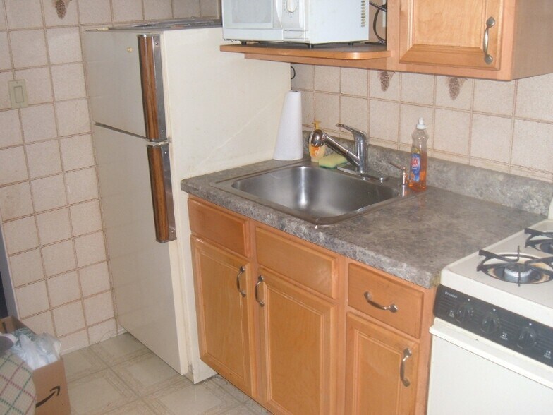 Building Photo - 4249 N Kedvale Ave