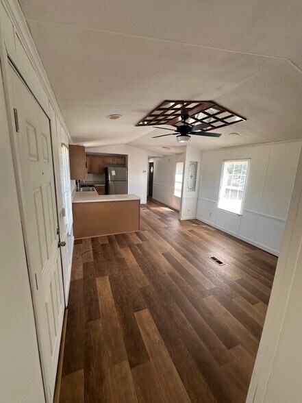 Building Photo - 7555 R H Rd