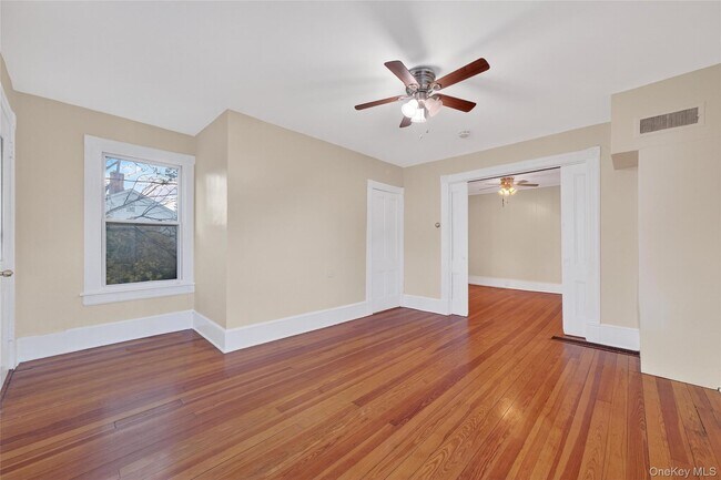 Building Photo - 11 Zimmer Ave