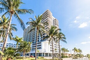 Building Photo - 7901 Hispanola Ave