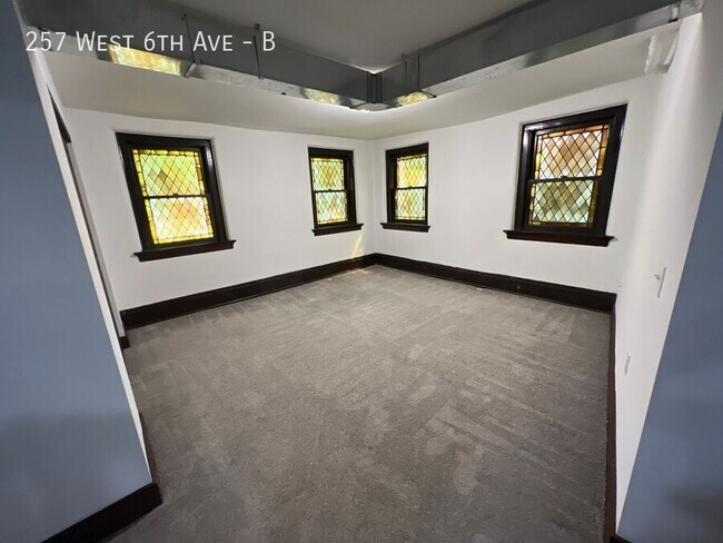 Building Photo - 257 W 6th Ave