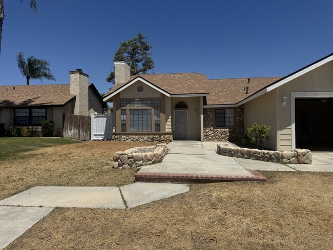 Primary Photo - 5708 Canberra Ave
