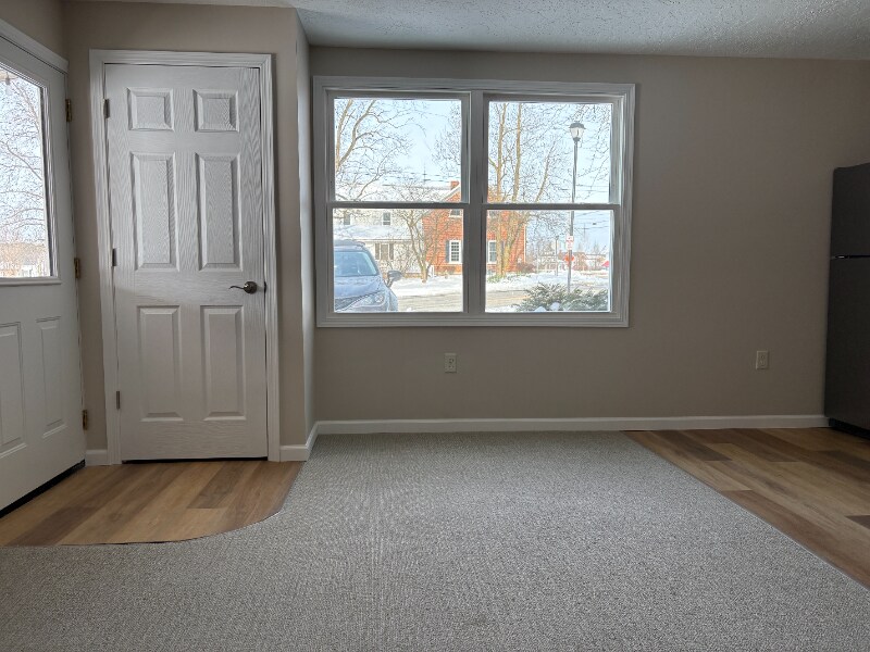 Building Photo - 10 W Park St