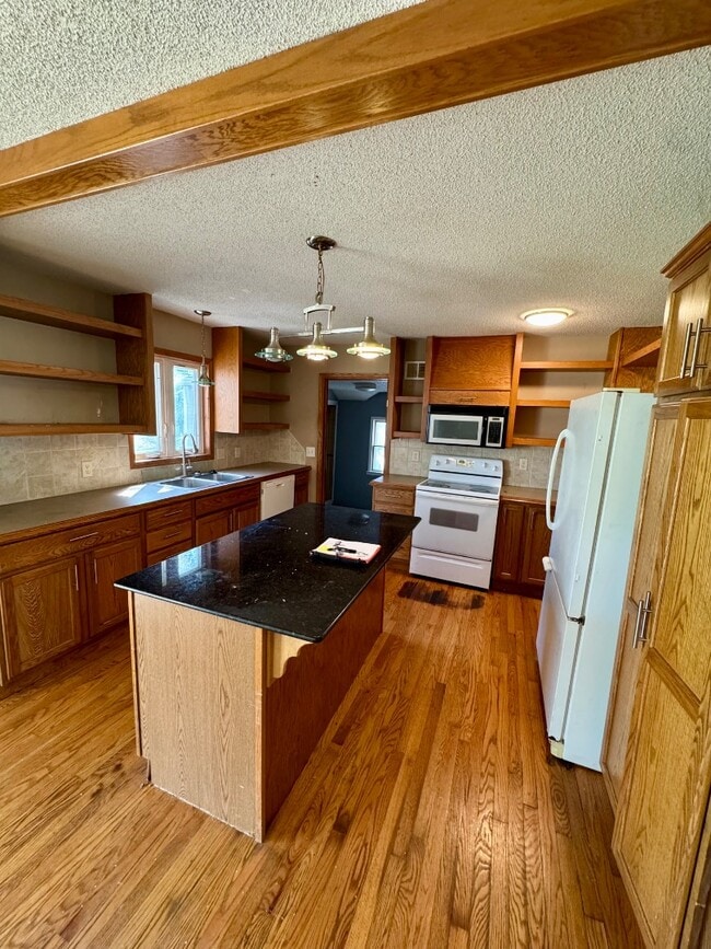 Building Photo - 209 SW 7th St