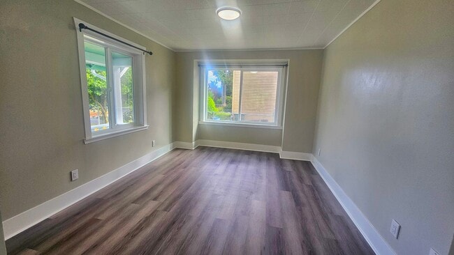 Building Photo - Charming 3-Bedroom Craftsman in Prime Seat...