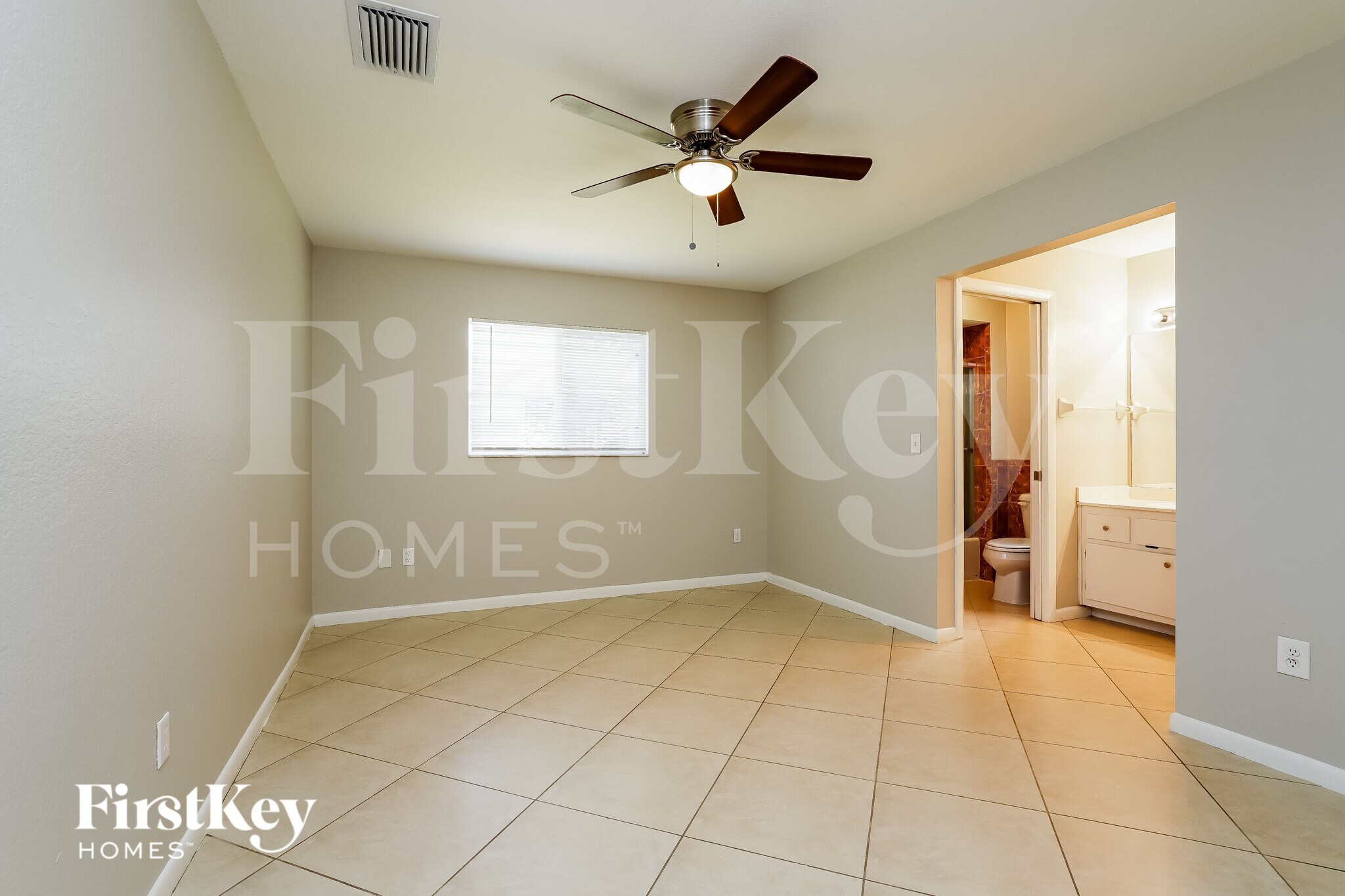 Building Photo - 8441 Bahamas Rd