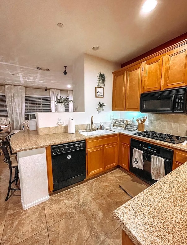 Building Photo - 2740 Bellezza Dr