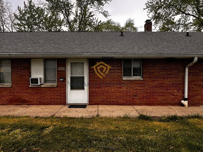 Building Photo - Renovated 1 Bedroom at Campbell Apartments Near Downtown Available Now!