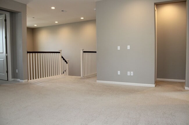 Building Photo - 170 Dnieper River Way