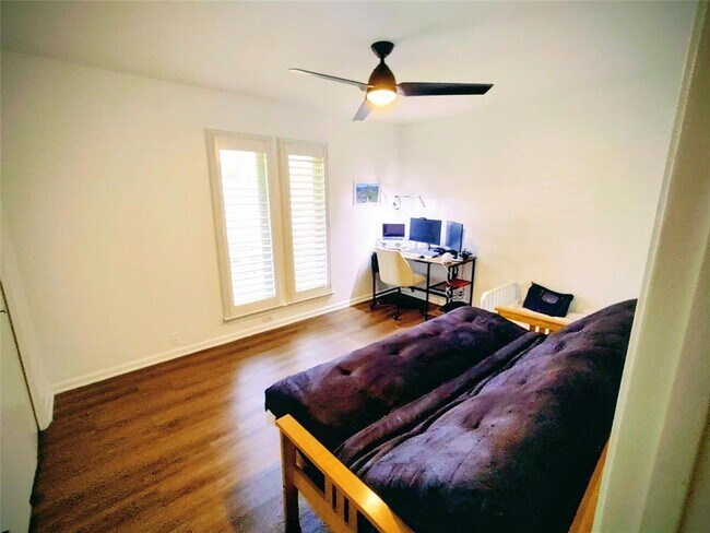 Building Photo - 7503 Chimney Corners