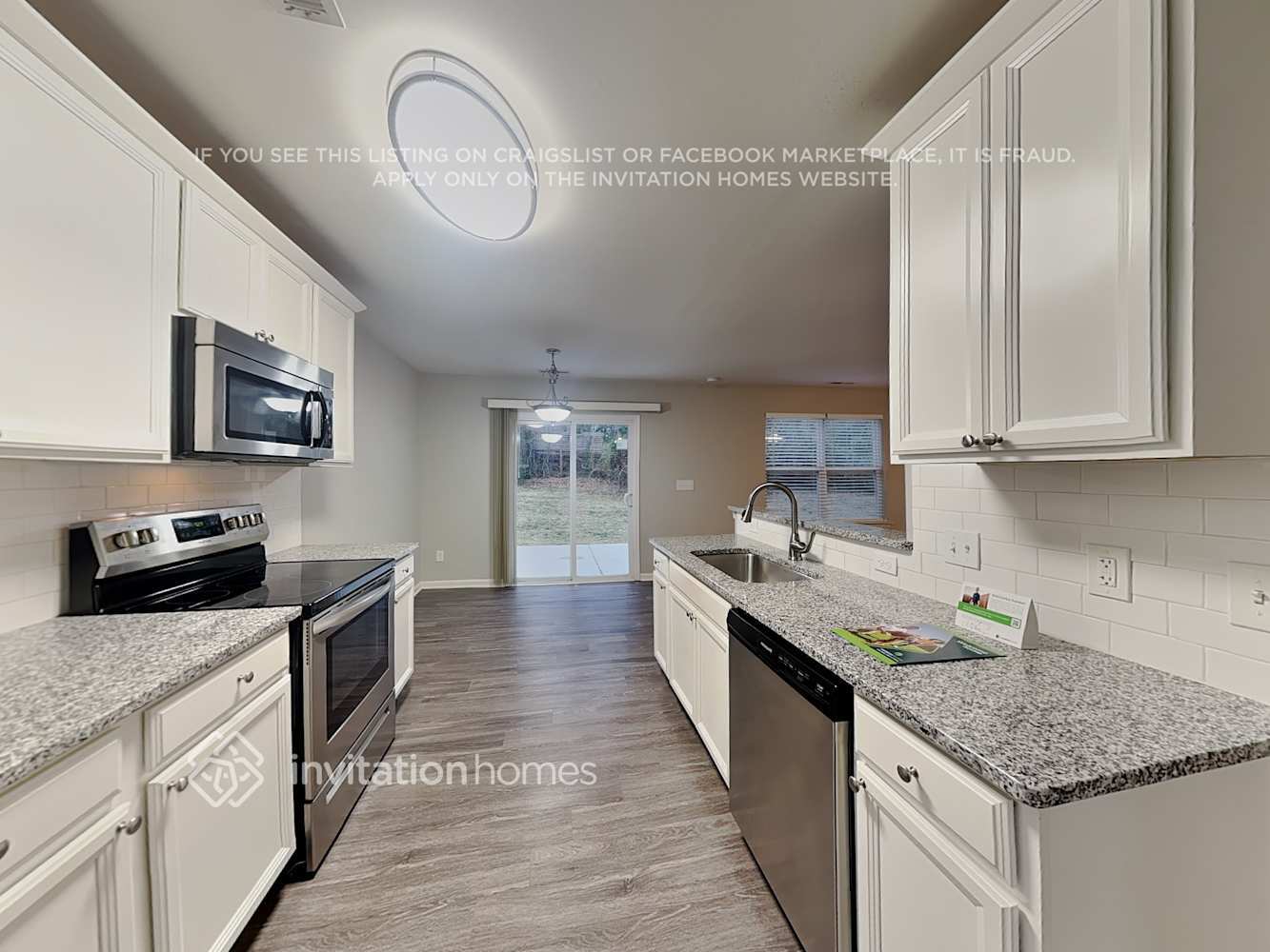 Building Photo - 1215 Pinehaven Ct