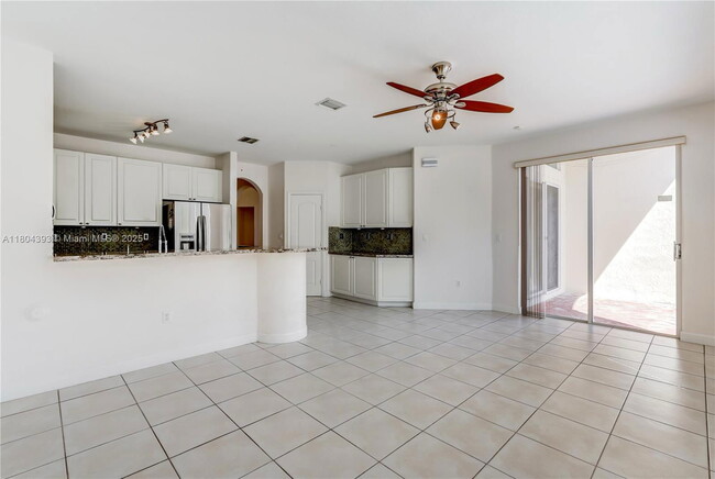 Building Photo - 5549 NW 113th Ct
